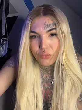 Snapshot of euscarlethotgirl chatting on 14, 11, 2025 euscarlethotgirl online show from 14, 11, 2025