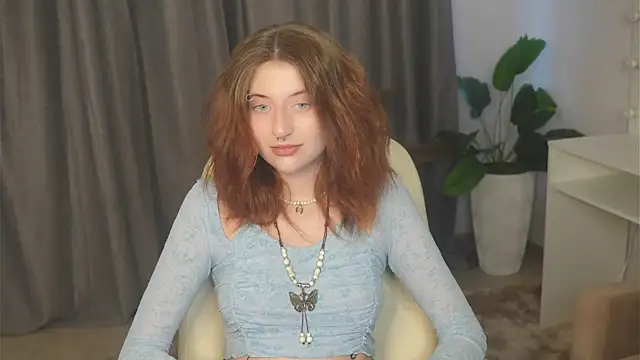 Snapshot of EmmalineNasir chatting on 5, 11, 2025 EmmalineNasir online show from 5, 11, 2025