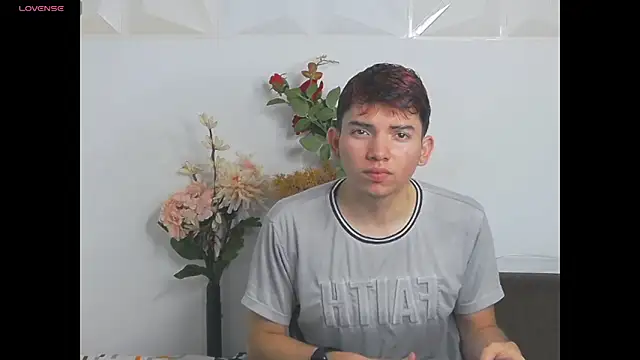 Oliver paris online show from 1, 12, 2025