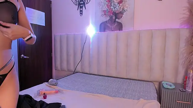 Isabella Crofts online show from 12, 11, 2025