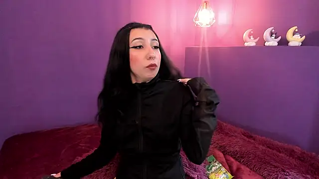 Snapshot of Isabella_Crofts chatting on 26, 2, 2026 Isabella Crofts online show from 26, 2, 2026