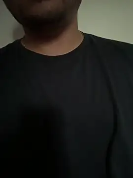 Snapshot of Qwert9012 chatting on 4, 11, 2025 Qwert9012 online show from 4, 11, 2025