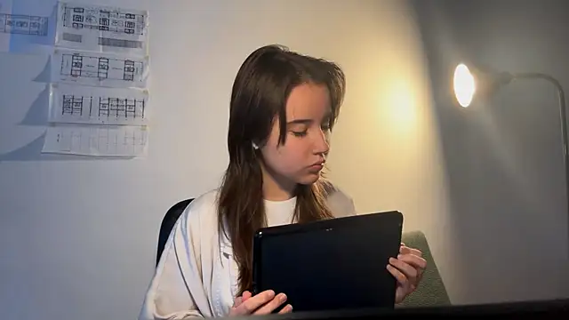 Snapshot of DonettaDuley chatting on 6, 11, 2025 DonettaDuley online show from 6, 11, 2025