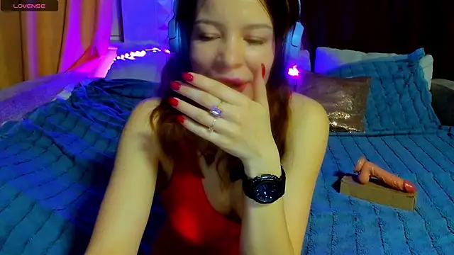 Eva purrr  online show from 15, 4, 2026