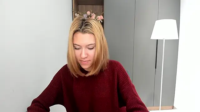 MariePelyo online show from 5, 11, 2025