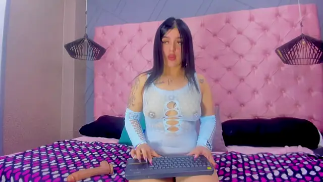 Karol Horney online show from 4, 11, 2025