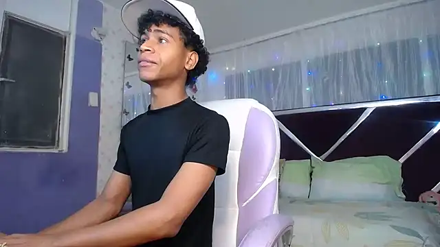 Santy bigcock 01 online show from 15, 4, 2026