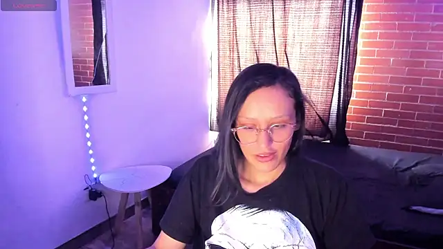 Samantha Devil online show from 5, 12, 2025