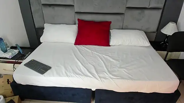 CatleyaSmith online show from 20, 12, 2025