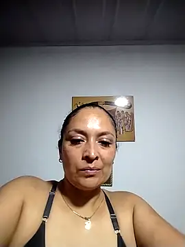 CatleyaSmith online show from 4, 4, 2026