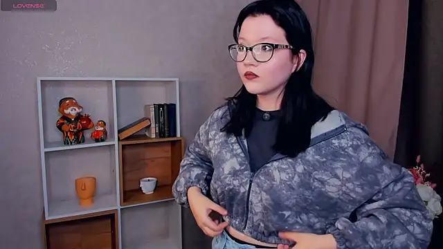 TishaFlaharty online show from 5, 11, 2025