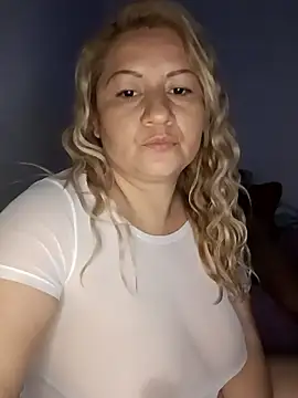 Snapshot of Karoline_milf_hot chatting on 30, 11, 2025 Karoline milf hot online show from 30, 11, 2025