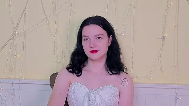 LatinaHuguenin online show from 16, 11, 2025