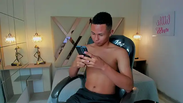 Liams18 online show from 16, 11, 2025