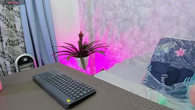 Reichel05  online show from 8, 1, 2026