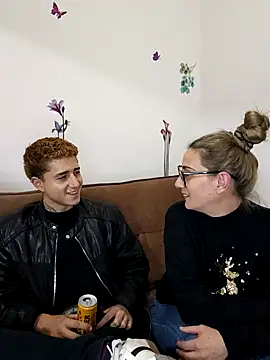 Snapshot of minervaystiven chatting on 12, 11, 2025 minervaystiven online show from 12, 11, 2025