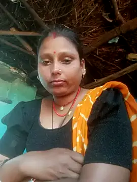 Snapshot of MiniBeast_2 chatting on 11, 11, 2025 MiniBeast 2 online show from 11, 11, 2025