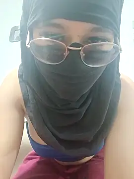 Snapshot of CandyLove_19 chatting on 11, 11, 2025 CandyLove 19 online show from 11, 11, 2025