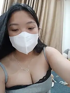 Snapshot of linh-xinh18 chatting on 13, 7, 2026 linh-xinh18 online show from 13, 7, 2026