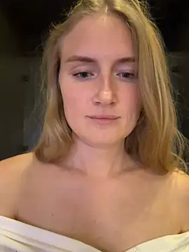 Snapshot of olliebells chatting on 17, 5, 2026 olliebells online show from 17, 5, 2026