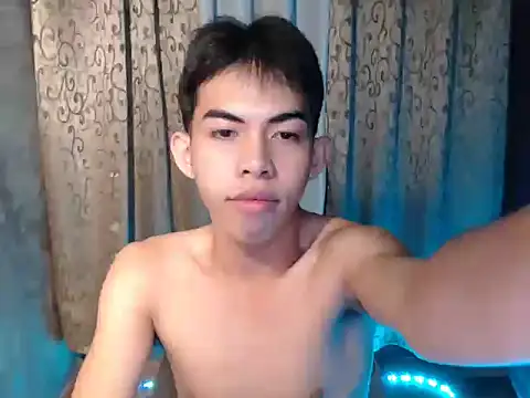 Urhotsilverboy online show from 5, 12, 2025