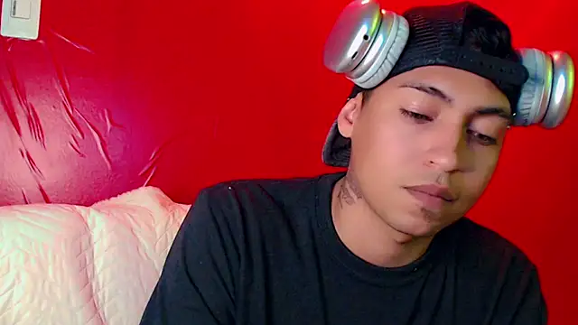 Snapshot of LPYsami773 chatting on 8, 11, 2025 LPYsami773 online show from 8, 11, 2025