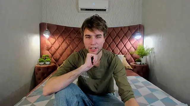 Snapshot of JonnahHell chatting on 9, 11, 2025 JonnahHell online show from 9, 11, 2025