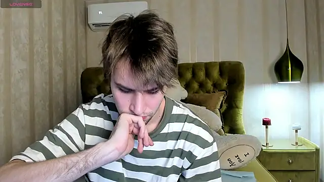 Snapshot of JonnahHell chatting on 23, 11, 2025 JonnahHell online show from 23, 11, 2025