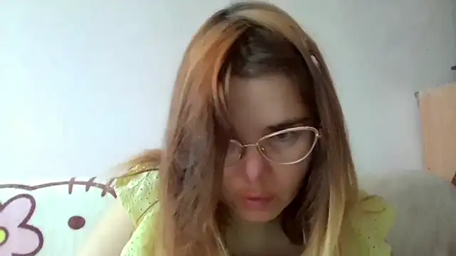 Snapshot of HornyElena chatting on 23, 11, 2025 HornyElena online show from 23, 11, 2025