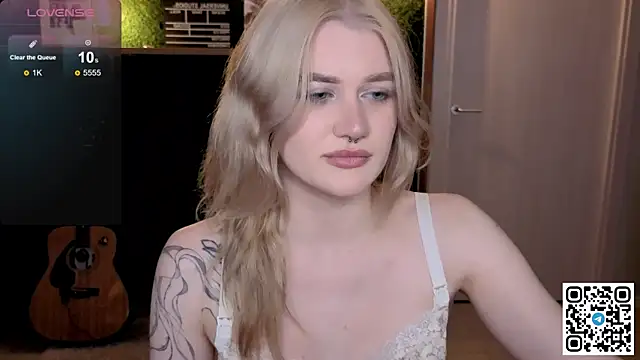 Snapshot of eshleeygreen chatting on 31, 5, 2026 eshleeygreen online show from 31, 5, 2026