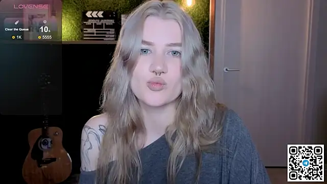 Snapshot of eshleeygreen chatting on 6, 6, 2026 eshleeygreen online show from 6, 6, 2026