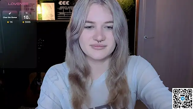 Snapshot of eshleeygreen chatting on 18, 6, 2026 eshleeygreen online show from 18, 6, 2026