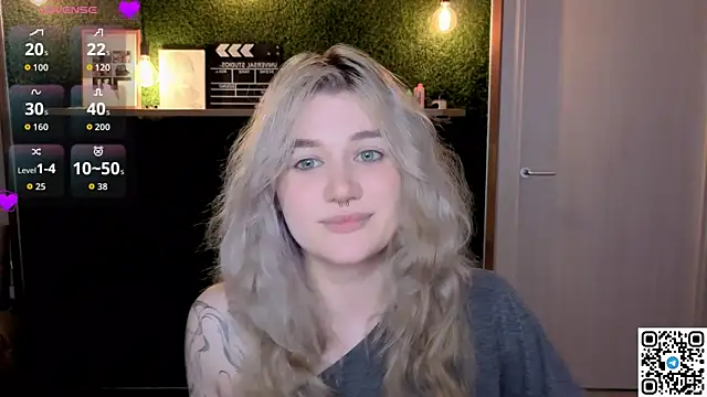 Snapshot of eshleeygreen chatting on 11, 7, 2026 eshleeygreen online show from 11, 7, 2026