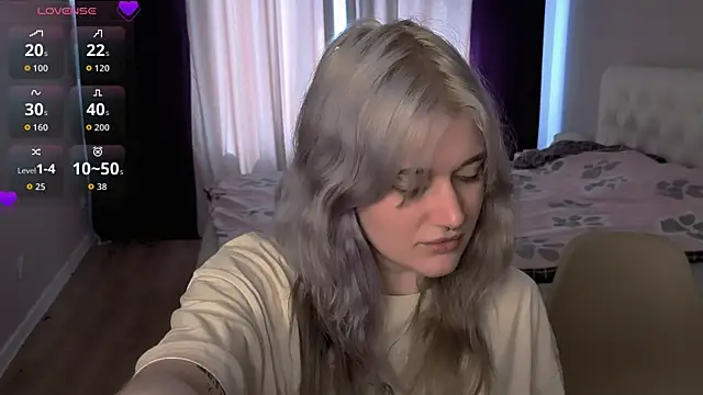 Snapshot of eshleeygreen chatting on 19, 7, 2026 eshleeygreen online show from 19, 7, 2026