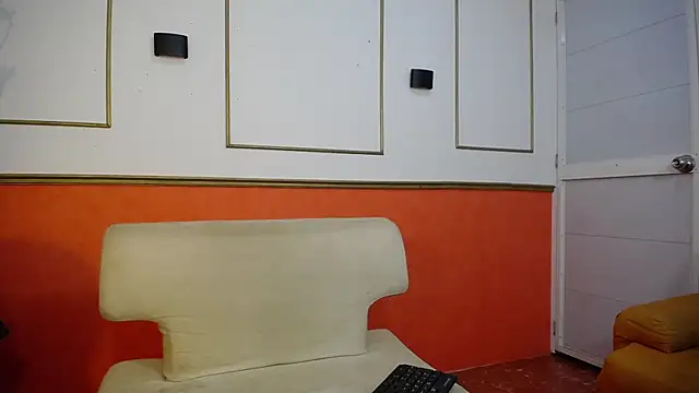 Tessachains 2  online show from 5, 12, 2025