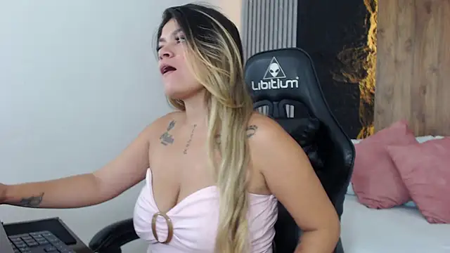 yesenia villan online show from 4, 2, 2026