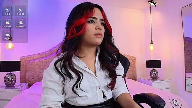 Chloejonson online show from 9, 11, 2025