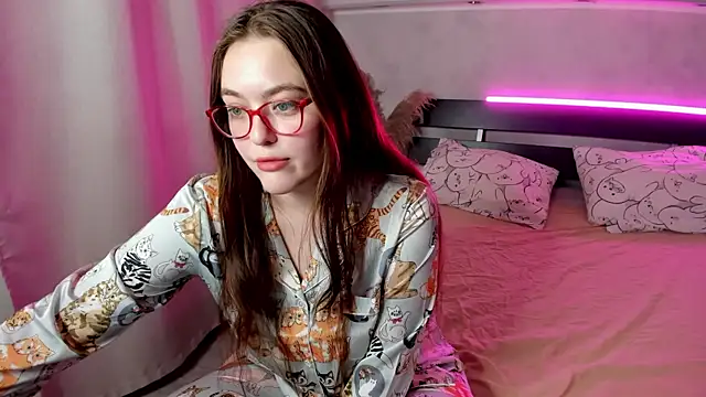 Snapshot of Mersedes_Rosso chatting on 18, 11, 2025 Mersedes Rosso online show from 18, 11, 2025