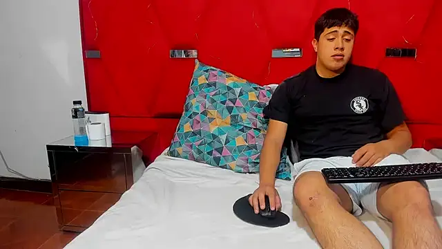 Emmaanddarling online show from 22, 12, 2025