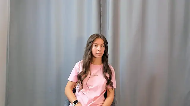 OtiliaNatiello online show from 8, 11, 2025