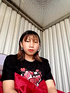 julybi online show from 4, 12, 2025