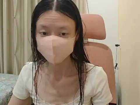 Snapshot of Lil-Cherries chatting on 6, 2, 2026 Lil-Cherries online show from 6, 2, 2026