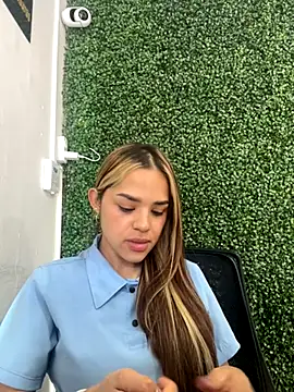 Sara  Secret online show from 2, 12, 2025