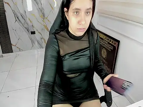 Snapshot of queen_findom1 chatting on 10, 5, 2026 queen findom1 online show from 10, 5, 2026
