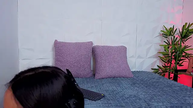 AuroraLanee  online show from 10, 11, 2025