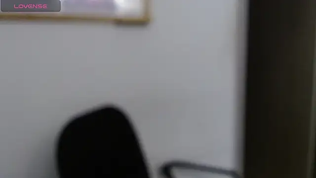 LorieFerrer online show from 13, 2, 2025