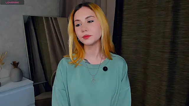 Snapshot of LilyMaiorano chatting on 7, 11, 2025 LilyMaiorano online show from 7, 11, 2025