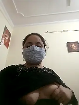 Snapshot of cuteanshika chatting on 14, 11, 2025 cuteanshika online show from 14, 11, 2025