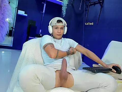 Snapshot of strong_dick7in chatting on 7, 5, 2026 strong dick7in online show from 7, 5, 2026