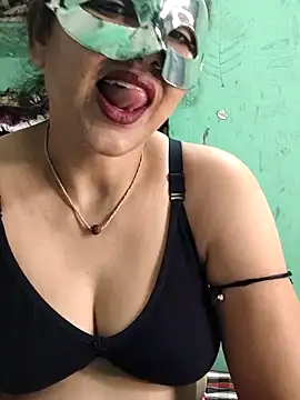 Snapshot of Piya_Bakshi chatting on 22, 4, 2026 Piya Bakshi online show from 22, 4, 2026